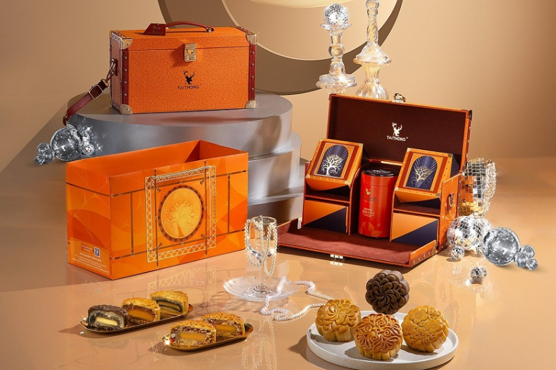      Hộp quà bánh Trung thu kèm trà