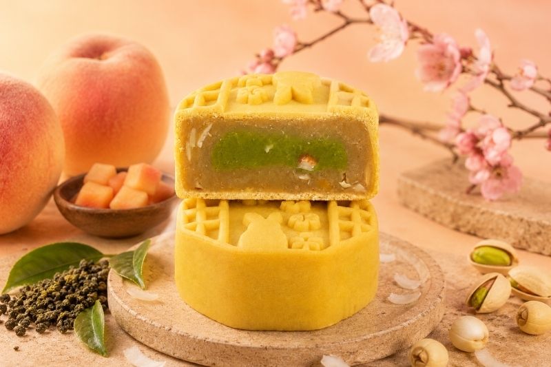Bánh Trung Thu Trà Ô Long Đào Hạt Dẻ Cười