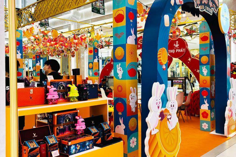 Bánh trung thu Malaysia được trưng bày tại các trung tâm thương mại lớn