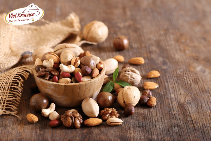 Các loại hạt dinh dưỡng (hạnh nhân, óc chó, hạt điều, macca,...)