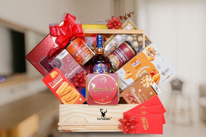 Giỏ bánh kẹo Tết sang trọng Tai Thong