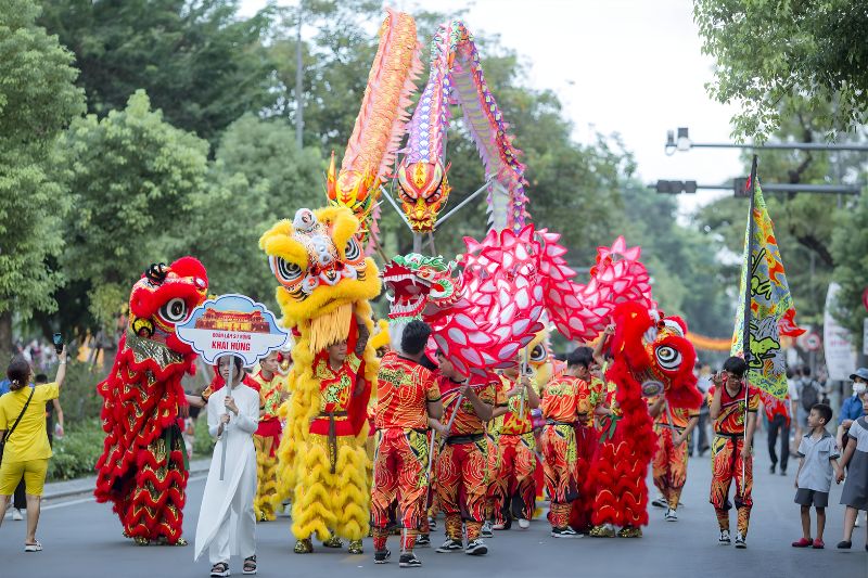 Múa lân và múa rồng mang ý nghĩa cầu may mắn và xua đuổi điều không tốt