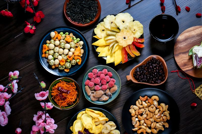 Trái cây sấy và món ăn vặt truyền thống 