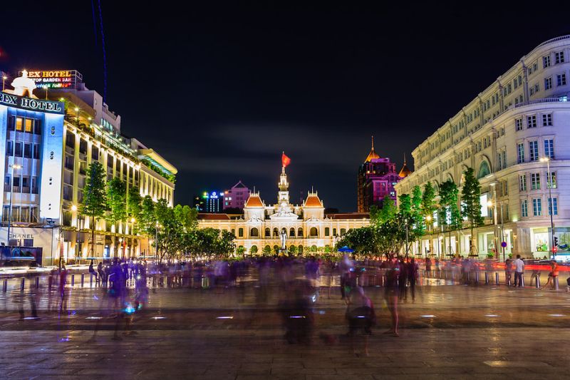 phố đi bộ nguyễn huệ - Tai Thong