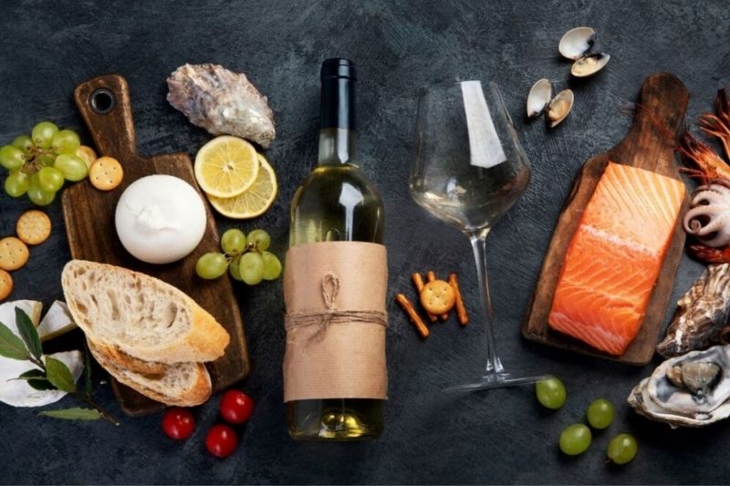 Rượu vang trắng kết hợp với hải sản nướng BBQ