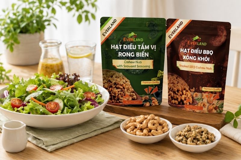Cách mix hạt điều Everland cùng salad