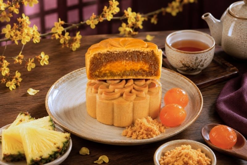 Bánh Trung Thu Dứa Dẻo Đài Loan Trứng Muối Tai Thong