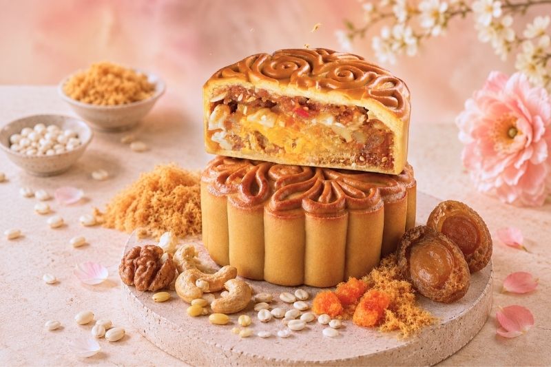 Bánh trung thu Thập Cẩm Bào Ngư Chà Bông Gà Trứng Muối