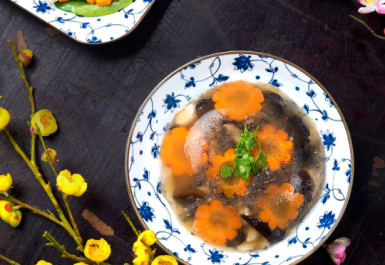 Cách làm thịt đông từ thịt lợn, gà trong veo hấp dẫn cho ngày Tết